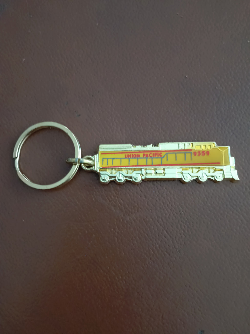 Union Pacific Railway 9359 Train Engine Keychain